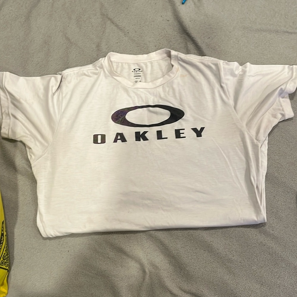 Oakley T Shirt